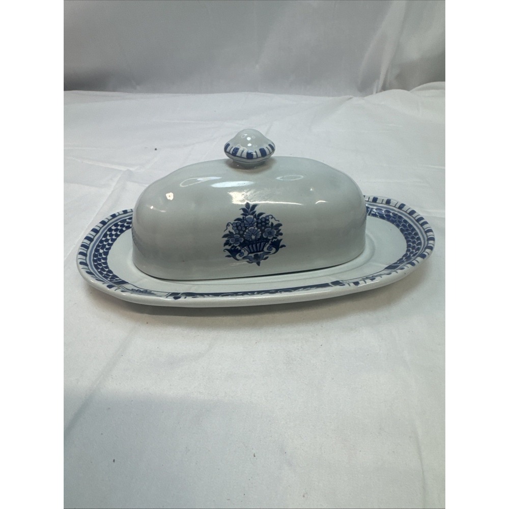 Metlox of Calif Poppy Trail Butter Dish White Blue Floral Design